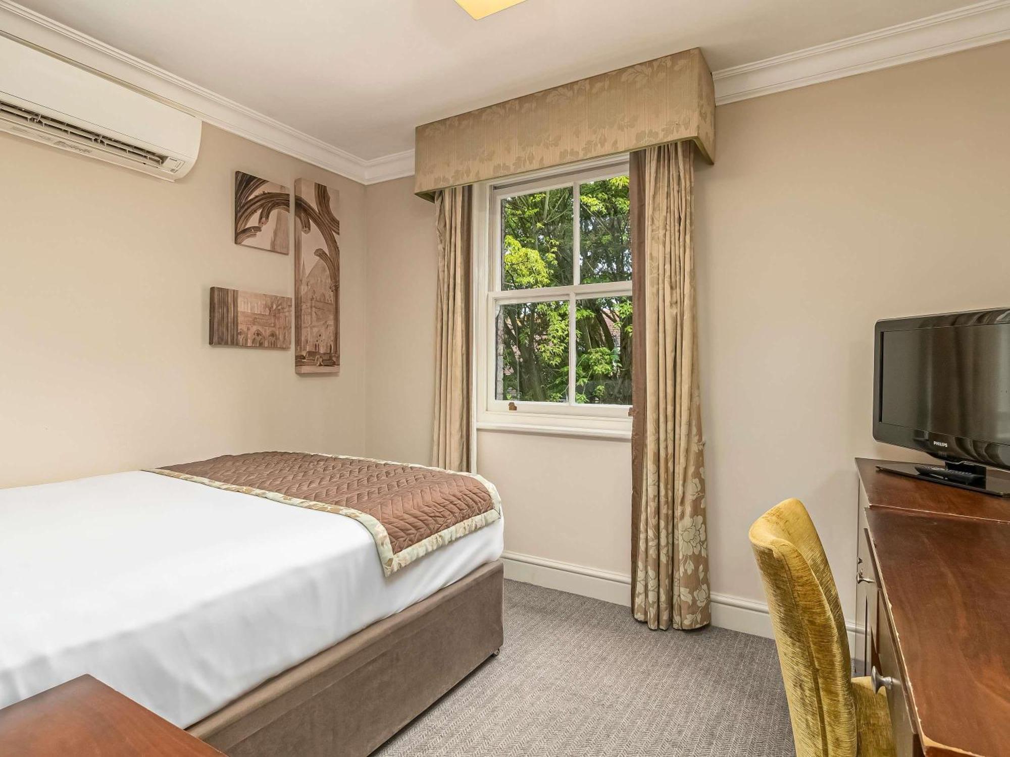 Mercure Salisbury White Hart Hotel & Apartments Exteriör bild